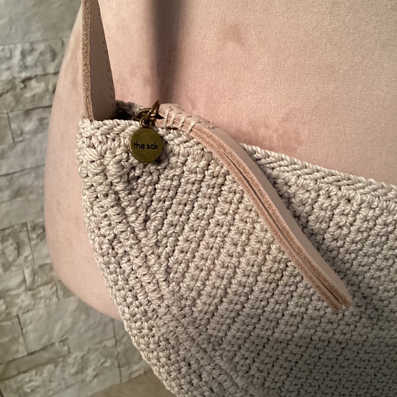 The Sak Tess Sling bag - Picture 2 of 14